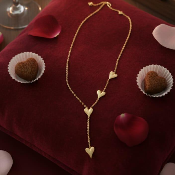 Amora Heart Drop Neckhain