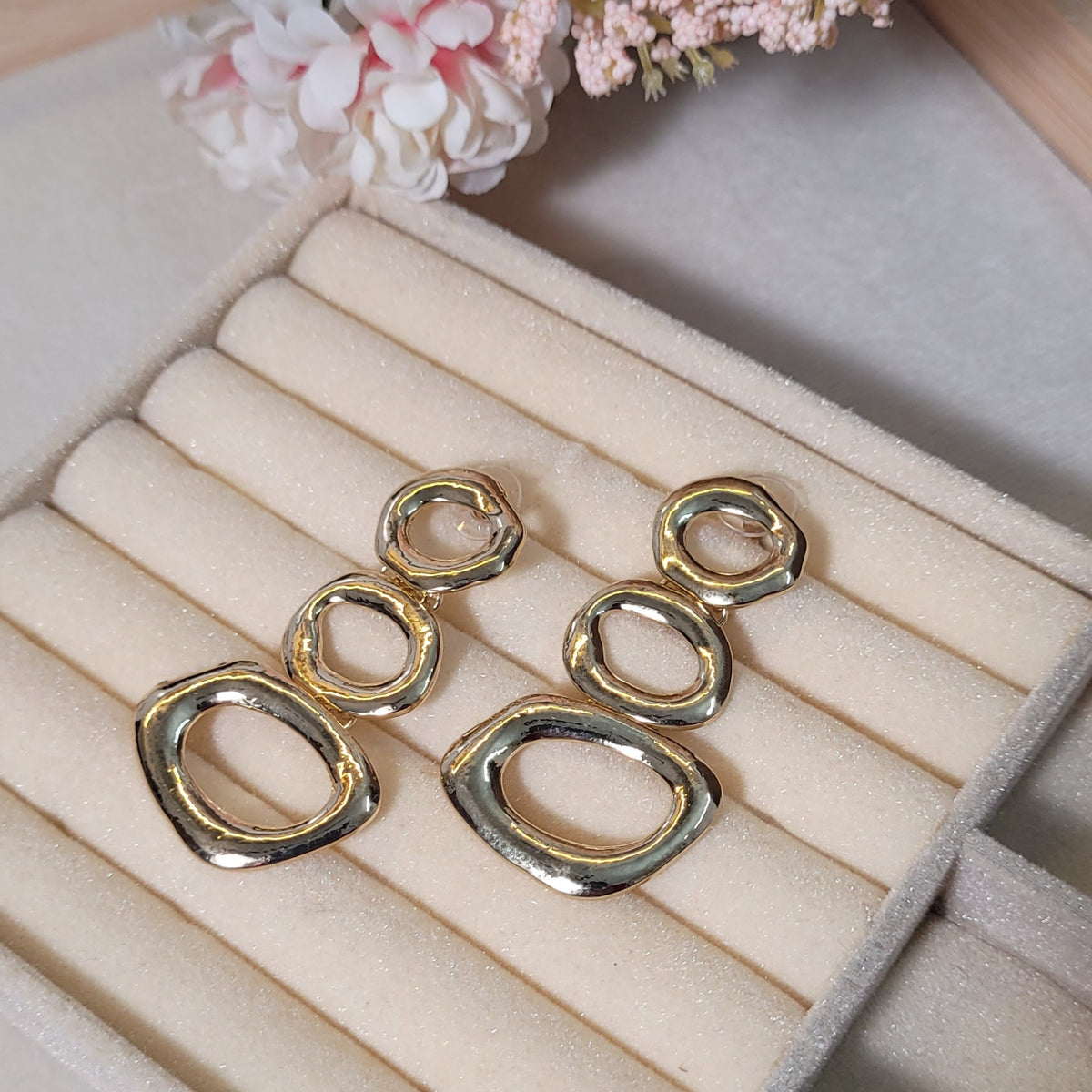 Arden Sculpted Drop Earrings