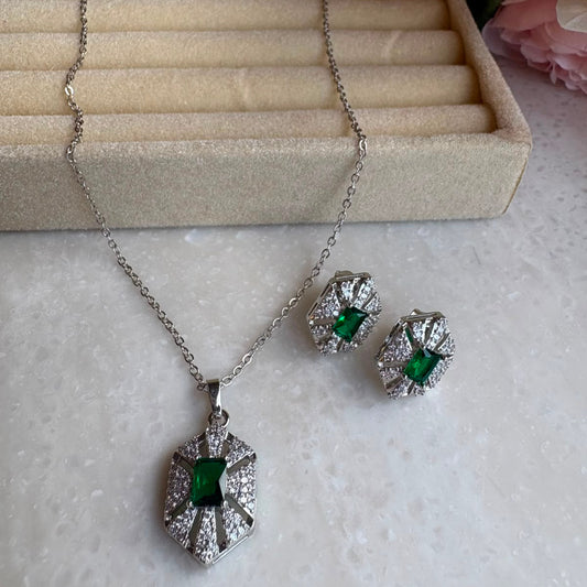 Emerald Radiance Jewellery Set