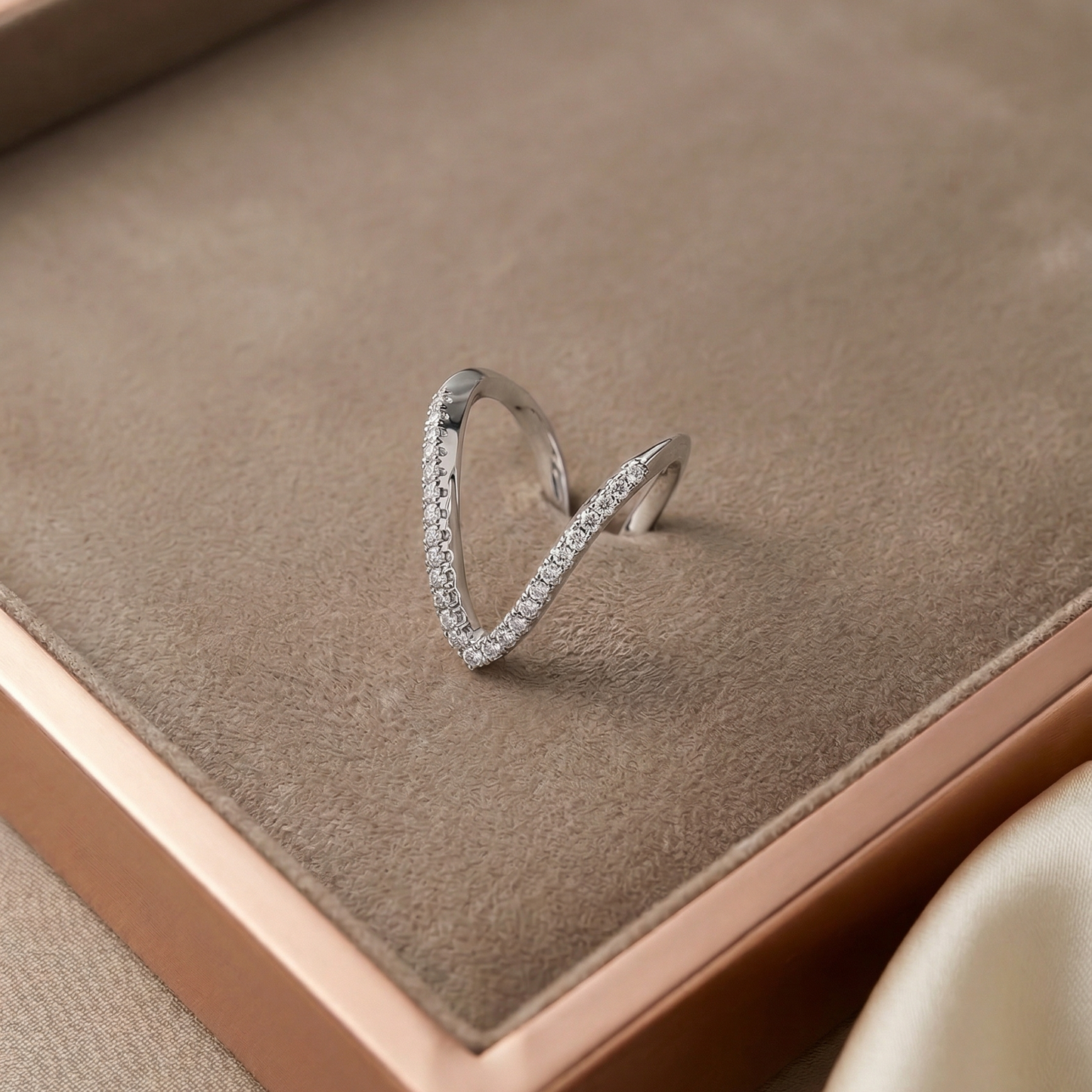 V Spark Ring - Silver